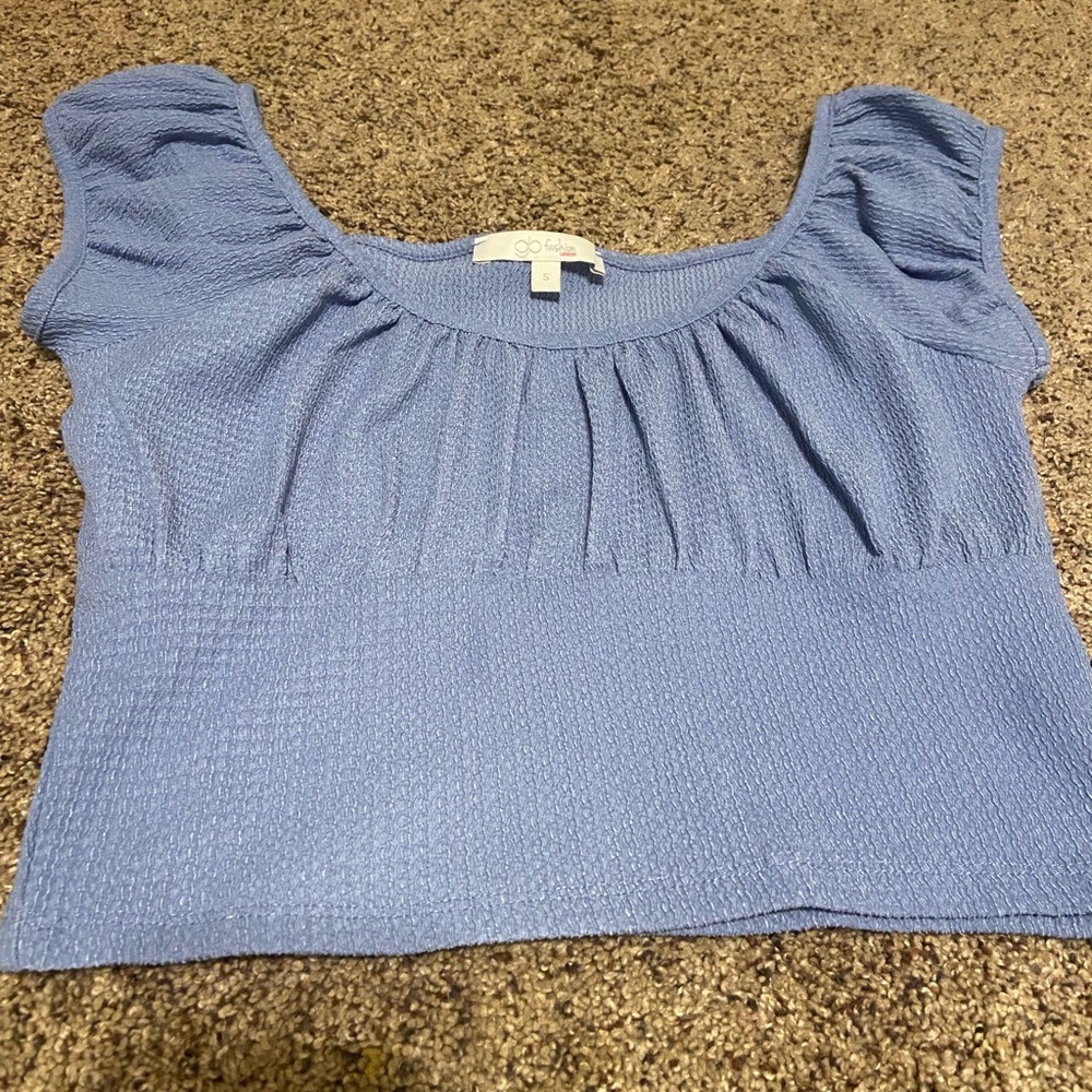 Cute blue crop top from franchescas